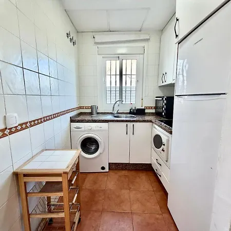 Car Apar - Ground-floor 40 M From La Carihuela - Ac, No Stairs Apartament Torremolinos