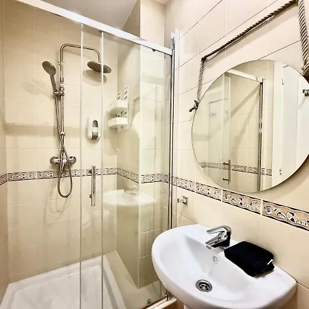 Car Apar - Ground-floor 40 M From La Carihuela - Ac, No Stairs * Torremolinos